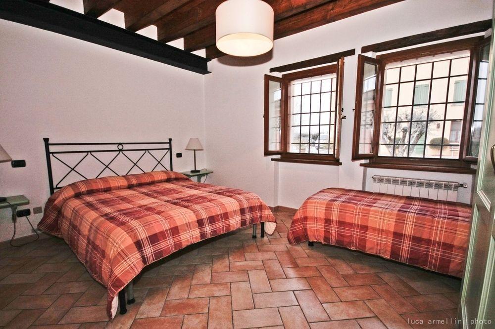 Agriturismo Cascina Boschi Lägenhet Volta Mantovana Exteriör bild